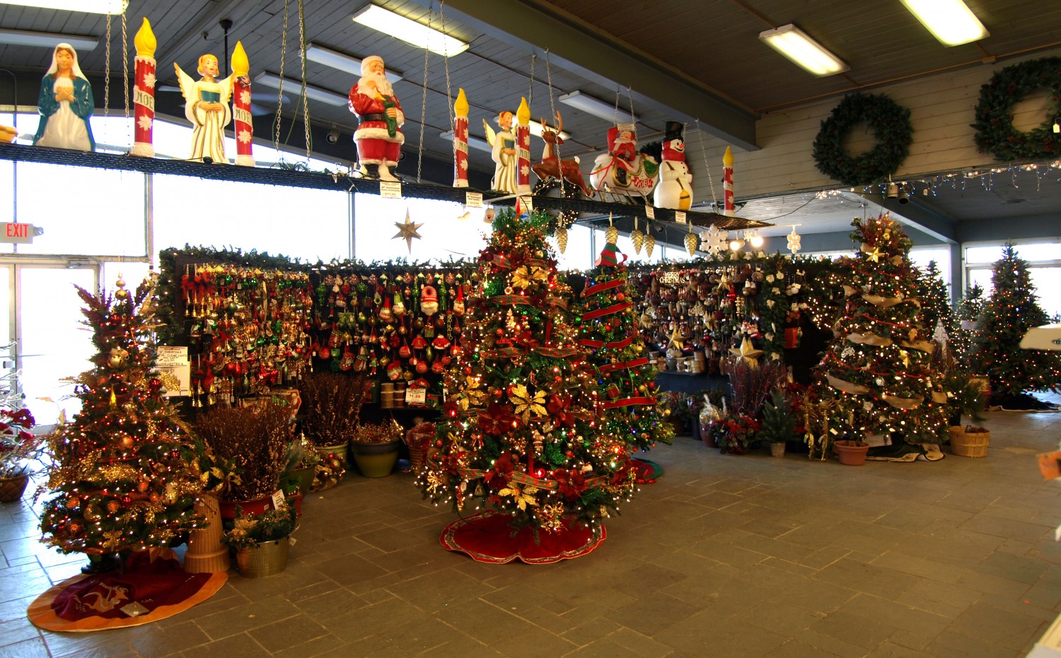 Hewitt’s Christmas Wonderland Hewitts Garden Centers